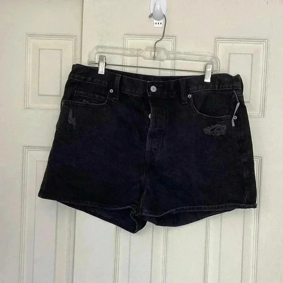 NWT Old Navy High Rise Slouchy Straight Black Denim Shorts Button Fly Size 12 - Picture 2 of 10
